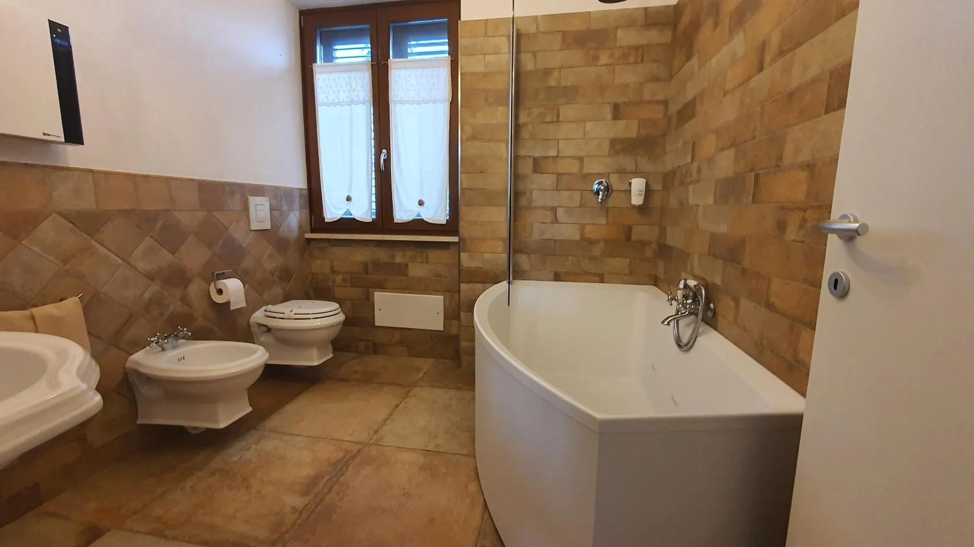 Bed & Breakfast Villa Malvasio Pool And Jacuzzi Room Sassari