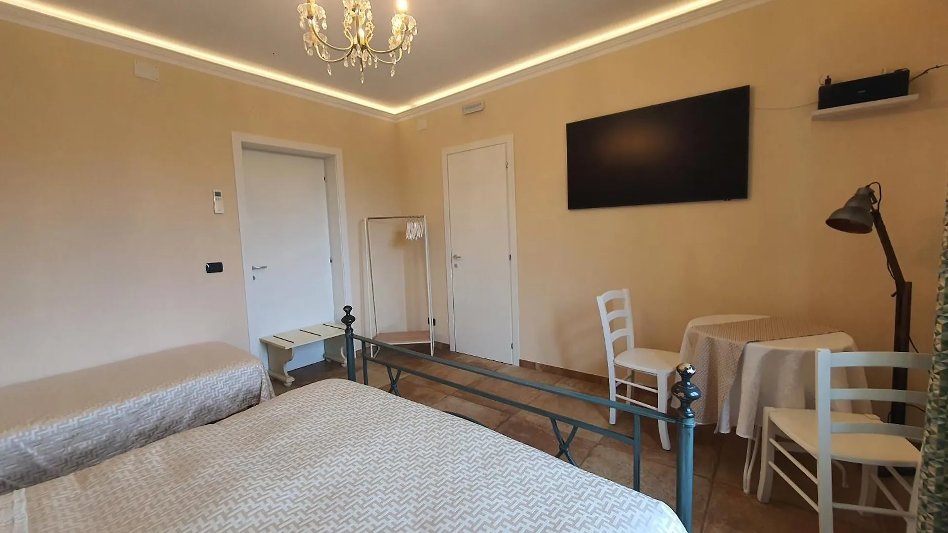 Bed & Breakfast Villa Malvasio Pool And Jacuzzi Room Sassari