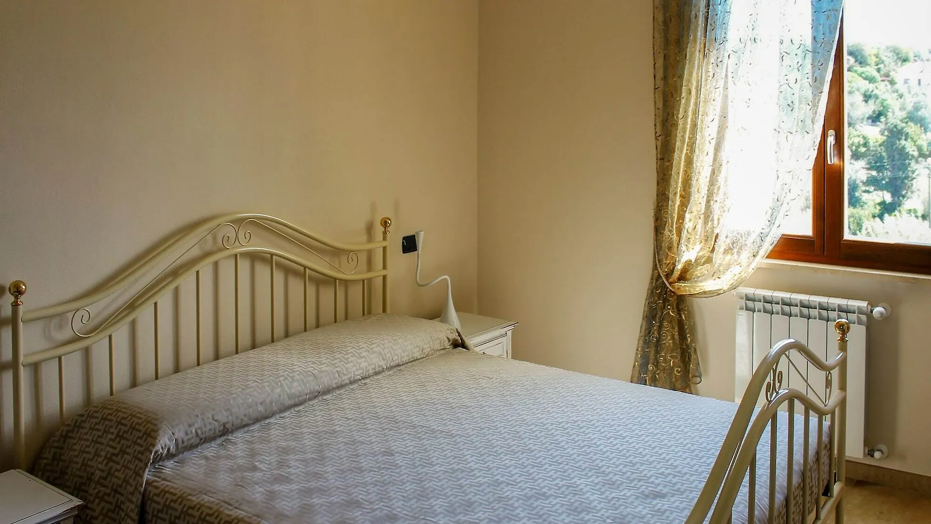 Villa Malvasio Pool And Jacuzzi Room Sassari Bed & Breakfast